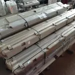 LOTE 392 - 01 LOTE COM VÁRIAS LUMINÁRIAS MARCAS E MODELOS DIVERSOS. (NO ESTADO, LEILÃO NÃO TEM GARANTIA E NEM DEVOLUÇÃO, SUJEITO A POSSÍVEIS AVARIAS VISÍVEIS/OCULTAS E/OU AUSÊNCIA DE COMPONENTES).