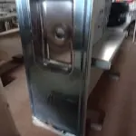 LOTE 338 - 01 PIA EM AÇO INOX CIMENTADA MEDINDO 1,80M X 0,53CM. (NO ESTADO, LEILÃO NÃO TEM GARANTIA E NEM DEVOLUÇÃO, SUJEITO A POSSÍVEIS AVARIAS VISÍVEIS/OCULTAS E/OU AUSÊNCIA DE COMPONENTES).