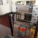 LOTE 255 - 04 ESPELHOS DE TAMANHOS DIVERSOS. (NO ESTADO, LEILÃO NÃO TEM GARANTIA E NEM DEVOLUÇÃO, SUJEITO A POSSÍVEIS AVARIAS VISÍVEIS/OCULTAS E/OU AUSÊNCIA DE COMPONENTES).