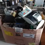 LOTE 362 - 01 LOTE COM MATERIAIS DIVERSOS. (NO ESTADO, LEILÃO NÃO TEM GARANTIA E NEM DEVOLUÇÃO, SUJEITO A POSSÍVEIS AVARIAS VISÍVEIS/OCULTAS E/OU AUSÊNCIA DE COMPONENTES).