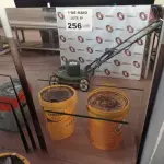LOTE 256 - 04 ESPELHOS DE TAMANHOS DIVERSOS. (NO ESTADO, LEILÃO NÃO TEM GARANTIA E NEM DEVOLUÇÃO, SUJEITO A POSSÍVEIS AVARIAS VISÍVEIS/OCULTAS E/OU AUSÊNCIA DE COMPONENTES).