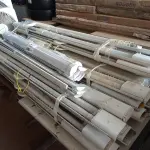LOTE 390 - 01 LOTE COM VÁRIAS LUMINÁRIAS MARCAS E MODELOS DIVERSOS. (NO ESTADO, LEILÃO NÃO TEM GARANTIA E NEM DEVOLUÇÃO, SUJEITO A POSSÍVEIS AVARIAS VISÍVEIS/OCULTAS E/OU AUSÊNCIA DE COMPONENTES).