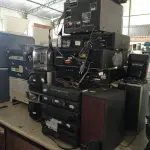 LOTE 305 - 01 LOTE COM ELETRÔNICOS DIVERSOS. (NO ESTADO, LEILÃO NÃO TEM GARANTIA E NEM DEVOLUÇÃO, SUJEITO A POSSÍVEIS AVARIAS VISÍVEIS/OCULTAS E/OU AUSÊNCIA DE COMPONENTES).
