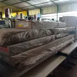 LOTE 380 - 01 LOTE COM VÁRIAS PEÇAS DE MÓVEIS DIVERSOS DESMONTADAS. (NO ESTADO, LEILÃO NÃO TEM GARANTIA E NEM DEVOLUÇÃO, SUJEITO A POSSÍVEIS AVARIAS VISÍVEIS/OCULTAS E/OU AUSÊNCIA DE COMPONENTES).