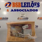 LOTE 221 - 01 KIT POLIPAR MULTIUSO ESMALTE PU INTERIORES/EXTERIORES CONTENDO: 01 GALÃO DE ESMALTE PU 2,7L BRILHANTE BRANCO, 01 LATA DE CATALISADOR 900ML E 01 LATA DE DILUENTE 900ML. (NO ESTADO, LEILÃO NÃO TEM GARANTIA E NEM DEVOLUÇÃO, SUJEITO A POSSÍVEIS AVARIAS VISÍVEIS/OCULTAS E/OU AUSÊNCIA DE COMPONENTES).