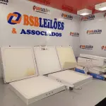 LOTE 189 - 01 LOTE COM VÁRIAS LUMINÁRIAS DE LED MARCAS E MODELOS DIVERSOS. (NO ESTADO, LEILÃO NÃO TEM GARANTIA E NEM DEVOLUÇÃO, SUJEITO A POSSÍVEIS AVARIAS VISÍVEIS/OCULTAS E/OU AUSÊNCIA DE COMPONENTES).