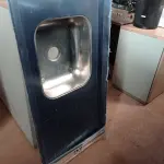 LOTE 315 - 01 PIA EM AÇO INOX CIMENTADA MEDINDO 1,50M X 0,53CM. (NO ESTADO, LEILÃO NÃO TEM GARANTIA E NEM DEVOLUÇÃO, SUJEITO A POSSÍVEIS AVARIAS VISÍVEIS/OCULTAS E/OU AUSÊNCIA DE COMPONENTES).