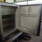 LOTE 299 - 01 FRIGOBAR. (NO ESTADO, LEILÃO NÃO TEM GARANTIA E NEM DEVOLUÇÃO, SUJEITO A POSSÍVEIS AVARIAS VISÍVEIS/OCULTAS E/OU AUSÊNCIA DE COMPONENTES).
