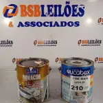 LOTE 210 - 01 GALÃO DE TINTA PARA PISO NOVACOR E 01 GALÃO DE ESMALTE SINTÉTICO MADEIRA E METAIS EUCATEX NA COR BRILHANTE AZUL DEL REI 3,6L. (NO ESTADO, LEILÃO NÃO TEM GARANTIA E NEM DEVOLUÇÃO, SUJEITO A POSSÍVEIS AVARIAS VISÍVEIS/OCULTAS E/OU AUSÊNCIA DE COMPONENTES).