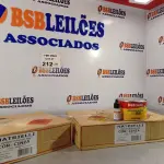 LOTE 212 - 12 LATAS DE ADESIVO PLÁSTICO 400G CINZA. (NO ESTADO, LEILÃO NÃO TEM GARANTIA E NEM DEVOLUÇÃO, SUJEITO A POSSÍVEIS AVARIAS VISÍVEIS/OCULTAS E/OU AUSÊNCIA DE COMPONENTES).