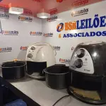 LOTE 422 - 02 AIR FRY MARCAS E MODELOS DIVERSOS PARA RETIRADA DE PEÇAS. (NO ESTADO, LEILÃO NÃO TEM GARANTIA E NEM DEVOLUÇÃO, SUJEITO A POSSÍVEIS AVARIAS VISÍVEIS/OCULTAS E/OU AUSÊNCIA DE COMPONENTES).