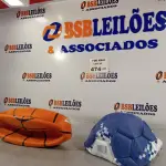 LOTE 474 - 01 BOLA DE BASQUETE E 01 BOLA DE FUTEBOL. (NO ESTADO, LEILÃO NÃO TEM GARANTIA E NEM DEVOLUÇÃO, SUJEITO A POSSÍVEIS AVARIAS VISÍVEIS/OCULTAS E/OU AUSÊNCIA DE COMPONENTES).