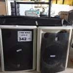 LOTE 342 - 04 CAIXAS DE SOM EM PVC INCOMPLETAS 02 TRIPÉS PARA CÂMERAS E ACESSÓRIOS PARA VIDEOGAME. (NO ESTADO, LEILÃO NÃO TEM GARANTIA E NEM DEVOLUÇÃO, SUJEITO A POSSÍVEIS AVARIAS VISÍVEIS/OCULTAS E/OU AUSÊNCIA DE COMPONENTES).