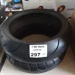 LOTE 297 - 02 PNEUS DE MOTO USADOS, 190/50/17 E 150/70/17. (NO ESTADO, LEILÃO NÃO TEM GARANTIA E NEM DEVOLUÇÃO, SUJEITO A POSSÍVEIS AVARIAS VISÍVEIS/OCULTAS E/OU AUSÊNCIA DE COMPONENTES).