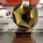 LOTE 053 - 01 GRAMOPHONE ANTIGO DE 1904. (NO ESTADO, LEILÃO NÃO TEM GARANTIA E NEM DEVOLUÇÃO, SUJEITO A POSSÍVEIS AVARIAS VISÍVEIS/OCULTAS E/OU AUSÊNCIA DE COMPONENTES).