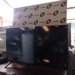 LOTE 584 - 01 TV SAMSUNG 50” POL PARA RETIRADA DE PEÇAS. (NO ESTADO, LEILÃO NÃO TEM GARANTIA E NEM DEVOLUÇÃO, SUJEITO A POSSÍVEIS AVARIAS VISÍVEIS/OCULTAS E/OU AUSÊNCIA DE COMPONENTES).