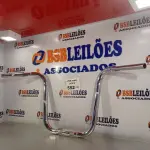LOTE 552 - 01 GUIDÃO SECA SUVACO CROMADO. (NO ESTADO, LEILÃO NÃO TEM GARANTIA E NEM DEVOLUÇÃO, SUJEITO A POSSÍVEIS AVARIAS VISÍVEIS/OCULTAS E/OU AUSÊNCIA DE COMPONENTES).