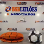 LOTE 030 - 01 BOLA DE BASQUETE E 01 BOLA DE FUTEBOL. (NO ESTADO, LEILÃO NÃO TEM GARANTIA E NEM DEVOLUÇÃO, SUJEITO A POSSÍVEIS AVARIAS VISÍVEIS/OCULTAS E/OU AUSÊNCIA DE COMPONENTES).