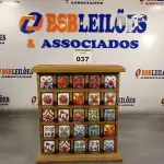 LOTE 037 - 01 PORTA JOIAS. (NO ESTADO, LEILÃO NÃO TEM GARANTIA E NEM DEVOLUÇÃO, SUJEITO A POSSÍVEIS AVARIAS VISÍVEIS/OCULTAS E/OU AUSÊNCIA DE COMPONENTES).