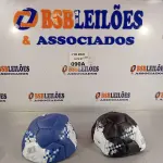 LOTE 090 - 02 BOLAS DE FUTEBOL. (NO ESTADO, LEILÃO NÃO TEM GARANTIA E NEM DEVOLUÇÃO, SUJEITO A POSSÍVEIS AVARIAS VISÍVEIS/OCULTAS E/OU AUSÊNCIA DE COMPONENTES).