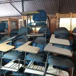 LOTE 509 - 10 CADEIRAS DE AUDITÓRIO. (NO ESTADO, LEILÃO NÃO TEM GARANTIA E NEM DEVOLUÇÃO, SUJEITO A POSSÍVEIS AVARIAS VISÍVEIS/OCULTAS E/OU AUSÊNCIA DE COMPONENTES).