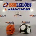 LOTE 040 - 01 BOLA DE BASQUETE E 01 BOLA DE FUTEBOL. (NO ESTADO, LEILÃO NÃO TEM GARANTIA E NEM DEVOLUÇÃO, SUJEITO A POSSÍVEIS AVARIAS VISÍVEIS/OCULTAS E/OU AUSÊNCIA DE COMPONENTES).