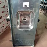 LOTE 502 - 01 PIA EM AÇO INOX CIMENTADA MEDINDO 1,50M X 0,53CM. (NO ESTADO, LEILÃO NÃO TEM GARANTIA E NEM DEVOLUÇÃO, SUJEITO A POSSÍVEIS AVARIAS VISÍVEIS/OCULTAS E/OU AUSÊNCIA DE COMPONENTES).