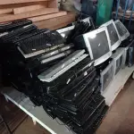 LOTE 505 - 01 LOTE COM GRANDE QUANTIDADE DE TECLADOS PARA PC E MONITORES DE TUBO MARCAS E MODELOS DIVERSOS PARA RETIRADA DE PEÇAS. (NO ESTADO, LEILÃO NÃO TEM GARANTIA E NEM DEVOLUÇÃO, SUJEITO A POSSÍVEIS AVARIAS VISÍVEIS/OCULTAS E/OU AUSÊNCIA DE COMPONENTES).