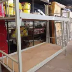 LOTE 510 - 01 CAMA BELICHE EM METAL. (NO ESTADO, LEILÃO NÃO TEM GARANTIA E NEM DEVOLUÇÃO, SUJEITO A POSSÍVEIS AVARIAS VISÍVEIS/OCULTAS E/OU AUSÊNCIA DE COMPONENTES).