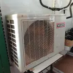 LOTE 573 - 01 CONDENSADORA MARCA TOTALINE 11.000BTU 220V. (NO ESTADO, LEILÃO NÃO TEM GARANTIA E NEM DEVOLUÇÃO, SUJEITO A POSSÍVEIS AVARIAS VISÍVEIS/OCULTAS E/OU AUSÊNCIA DE COMPONENTES).