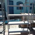 LOTE 626 - 01 ESTANTE DE FERRO COM 05 PRATELEIRAS. (NO ESTADO, LEILÃO NÃO TEM GARANTIA E NEM DEVOLUÇÃO, SUJEITO A POSSÍVEIS AVARIAS VISÍVEIS/OCULTAS E/OU AUSÊNCIA DE COMPONENTES).