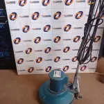 LOTE 650 - 01 ENCERADEIRA INDUSTRIAL. (NO ESTADO, LEILÃO NÃO TEM GARANTIA E NEM DEVOLUÇÃO, SUJEITO A POSSÍVEIS AVARIAS VISÍVEIS/OCULTAS E/OU AUSÊNCIA DE COMPONENTES).