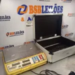 LOTE 564 - 02 CASE EM ALUMÍNIO E 01 BALANÇA ELETRÔNICA 15KG COM AVARIAS. (NO ESTADO, LEILÃO NÃO TEM GARANTIA E NEM DEVOLUÇÃO, SUJEITO A POSSÍVEIS AVARIAS VISÍVEIS/OCULTAS E/OU AUSÊNCIA DE COMPONENTES).