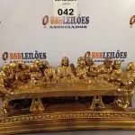 LOTE 042 - 01 ESTATUETA DA GRANDE CEIA PARA DECORAÇÃO. (NO ESTADO, LEILÃO NÃO TEM GARANTIA E NEM DEVOLUÇÃO, SUJEITO A POSSÍVEIS AVARIAS VISÍVEIS/OCULTAS E/OU AUSÊNCIA DE COMPONENTES).