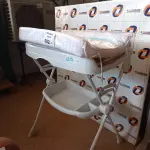 LOTE 582 - 01 BANHEIRA COM SUPORTE E TROCADOR. (NO ESTADO, LEILÃO NÃO TEM GARANTIA E NEM DEVOLUÇÃO, SUJEITO A POSSÍVEIS AVARIAS VISÍVEIS/OCULTAS E/OU AUSÊNCIA DE COMPONENTES).