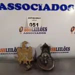 LOTE 051 - 01 ALDRAVA CABEÇA DE LEÃO E 01 ALDRAVA DE ÁGUIA. (NO ESTADO, LEILÃO NÃO TEM GARANTIA E NEM DEVOLUÇÃO, SUJEITO A POSSÍVEIS AVARIAS VISÍVEIS/OCULTAS E/OU AUSÊNCIA DE COMPONENTES).