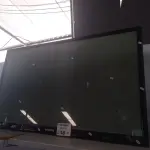 LOTE 558 - 01 TV SAMSUNG PLASMA 51” POL PARA RETIRADA DE PEÇAS. (NO ESTADO, LEILÃO NÃO TEM GARANTIA E NEM DEVOLUÇÃO, SUJEITO A POSSÍVEIS AVARIAS VISÍVEIS/OCULTAS E/OU AUSÊNCIA DE COMPONENTES).