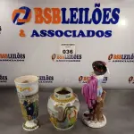 LOTE 036 - 01 COPO ,01 ESTATUETA E 01 JARRO EM CERÂMICA PARA DECORAÇÃO. (NO ESTADO, LEILÃO NÃO TEM GARANTIA E NEM DEVOLUÇÃO, SUJEITO A POSSÍVEIS AVARIAS VISÍVEIS/OCULTAS E/OU AUSÊNCIA DE COMPONENTES).