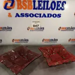 LOTE 047 - 02 FRUTEIRAS EM VIDROS PARA DECORAÇÃO. (NO ESTADO, LEILÃO NÃO TEM GARANTIA E NEM DEVOLUÇÃO, SUJEITO A POSSÍVEIS AVARIAS VISÍVEIS/OCULTAS E/OU AUSÊNCIA DE COMPONENTES).