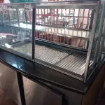 LOTE 579 - 01 BALCÃO EXPOSITOR REFRIGERADO SEM O MOTOR. (NO ESTADO, LEILÃO NÃO TEM GARANTIA E NEM DEVOLUÇÃO, SUJEITO A POSSÍVEIS AVARIAS VISÍVEIS/OCULTAS E/OU AUSÊNCIA DE COMPONENTES).