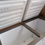 LOTE 591 - 01 FREEZER HORIZONTAL COM 02 TAMPAS. (NO ESTADO, LEILÃO NÃO TEM GARANTIA E NEM DEVOLUÇÃO, SUJEITO A POSSÍVEIS AVARIAS VISÍVEIS/OCULTAS E/OU AUSÊNCIA DE COMPONENTES).