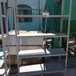 LOTE 628 - 01 ESTANTE DE FERRO COM 05 PRATELEIRAS. (NO ESTADO, LEILÃO NÃO TEM GARANTIA E NEM DEVOLUÇÃO, SUJEITO A POSSÍVEIS AVARIAS VISÍVEIS/OCULTAS E/OU AUSÊNCIA DE COMPONENTES).