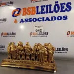 LOTE 042 - 01 ESTATUETA DA GRANDE CEIA PARA DECORAÇÃO. (NO ESTADO, LEILÃO NÃO TEM GARANTIA E NEM DEVOLUÇÃO, SUJEITO A POSSÍVEIS AVARIAS VISÍVEIS/OCULTAS E/OU AUSÊNCIA DE COMPONENTES).