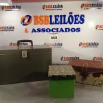 LOTE 060 - 03 MALETAS SENDO 01 DE FERRO. (NO ESTADO, LEILÃO NÃO TEM GARANTIA E NEM DEVOLUÇÃO, SUJEITO A POSSÍVEIS AVARIAS VISÍVEIS/OCULTAS E/OU AUSÊNCIA DE COMPONENTES).