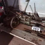 LOTE 153 - 01 TORNO DE MESA. (NO ESTADO, LEILÃO NÃO TEM GARANTIA E NEM DEVOLUÇÃO, SUJEITO A POSSÍVEIS AVARIAS VISÍVEIS/OCULTAS E/OU AUSÊNCIA DE COMPONENTES).