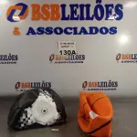 LOTE 130 - 01 BOLA DE BASQUETE E 01 BOLA DE FUTEBOL. (NO ESTADO, LEILÃO NÃO TEM GARANTIA E NEM DEVOLUÇÃO, SUJEITO A POSSÍVEIS AVARIAS VISÍVEIS/OCULTAS E/OU AUSÊNCIA DE COMPONENTES).