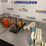 LOTE 198 - 02 BOMBAS DE VÁCUO E 02 APOIOS DE BRAÇO. (NO ESTADO, LEILÃO NÃO TEM GARANTIA E NEM DEVOLUÇÃO, SUJEITO A POSSÍVEIS AVARIAS VISÍVEIS/OCULTAS E/OU AUSÊNCIA DE COMPONENTES).