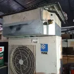 LOTE 182 - 01 AR CONDICIONADO MARCA YORK 24.000BTU. (NO ESTADO, LEILÃO NÃO TEM GARANTIA E NEM DEVOLUÇÃO, SUJEITO A POSSÍVEIS AVARIAS VISÍVEIS/OCULTAS E/OU AUSÊNCIA DE COMPONENTES).