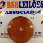 LOTE 138 - 01 PRATO DE PAREDE EM MADEIRA. (NO ESTADO, LEILÃO NÃO TEM GARANTIA E NEM DEVOLUÇÃO, SUJEITO A POSSÍVEIS AVARIAS VISÍVEIS/OCULTAS E/OU AUSÊNCIA DE COMPONENTES).