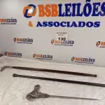 LOTE 130 - 01 BENGALA CABEÇA DE CAVALO E 01 CABEÇA DE DRAGÃO COM ADAGA. (NO ESTADO, LEILÃO NÃO TEM GARANTIA E NEM DEVOLUÇÃO, SUJEITO A POSSÍVEIS AVARIAS VISÍVEIS/OCULTAS E/OU AUSÊNCIA DE COMPONENTES).
